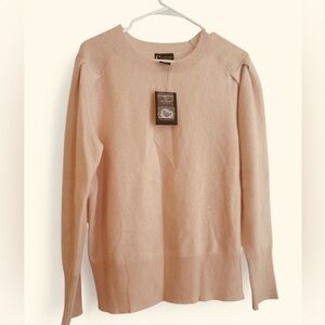 NWT. C by Bloomingdales 100% cashmere Classic Blush Crew Neck Sweater Size XL